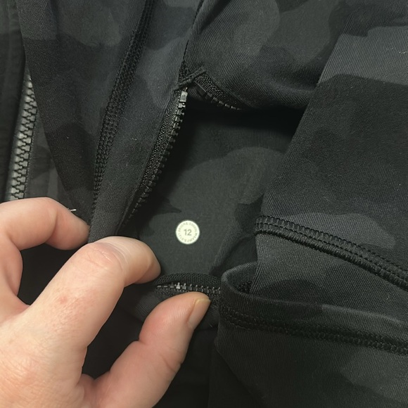 Lululemon Define Jacket
Incognito Camo Multi Grey - Picture 8 of 10
